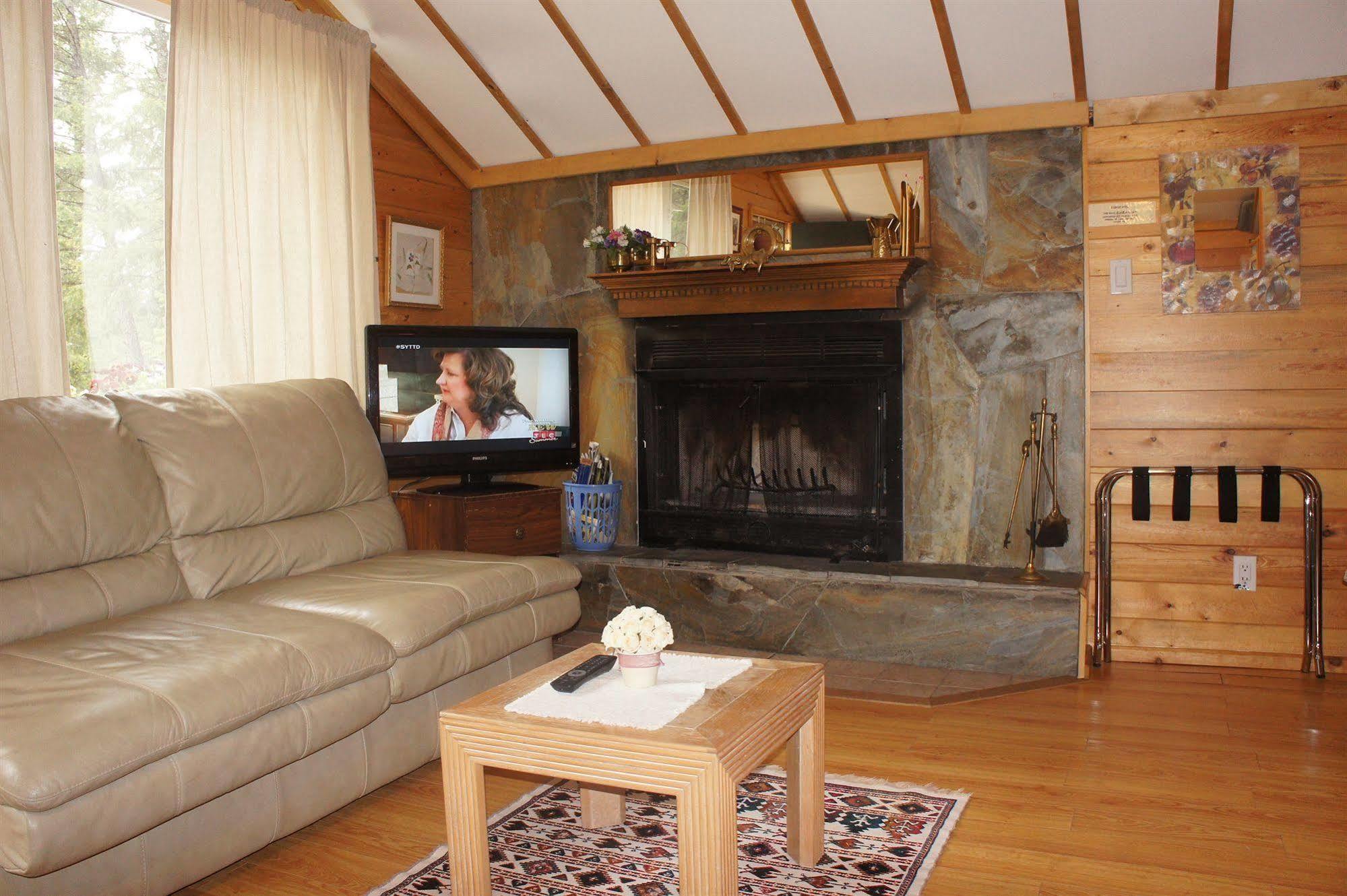 Fairmont Mountain Bungalows Fairmont Hot Springs Zewnętrze zdjęcie